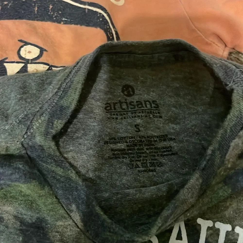 Bundle of 4 Kids Tees - Picture 3 of 12